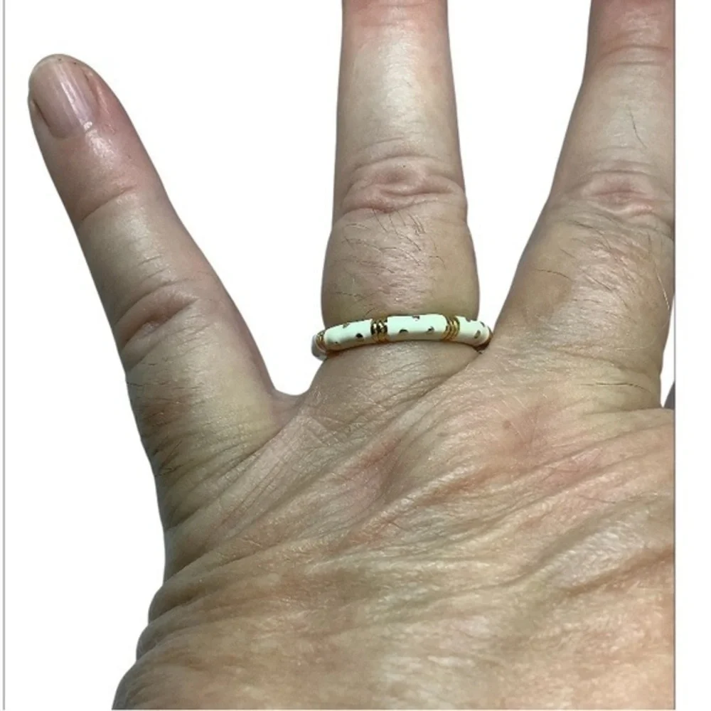 Gold tone white enamel unisex band ring Size 10